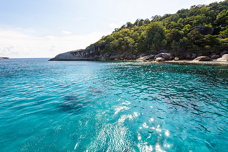 泰国西米兰岛Koh Payu潜水用海热带支撑风景环境岩石旅游阳光海滩海景波纹图片