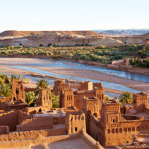 非洲古老建筑的日落 靠近蓝河沙漠国家蓝色村庄阳光城堡历史旅行文化建筑学图片