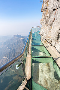 中国天门山游客国家阳台途径旅行公园栅栏悬崖假期风景图片