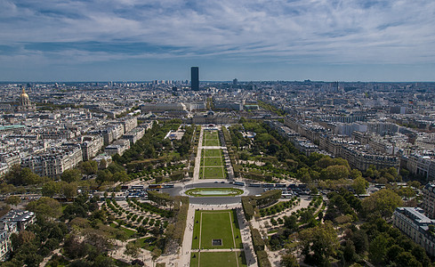巴黎设置了fra Eiffeltrnet铁塔公园背景图片