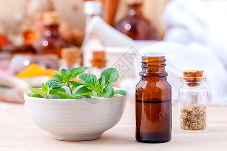 天然气相成分元素 含有用于Ar的红菜叶叶的基本油类叶子香料香水药品治疗液体温泉疗法桌子身体图片