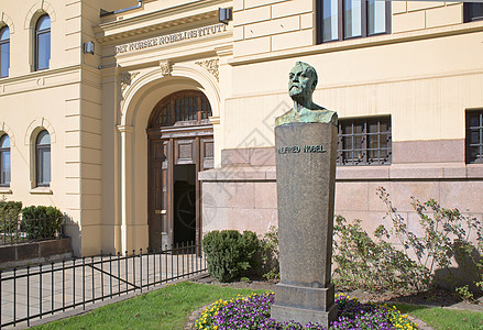 奥斯陆的挪威诺贝尔研究所入口建筑历史性争议首都建筑学黄色研究所雕像年度图片