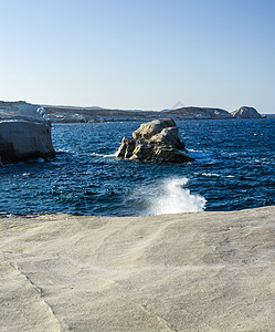 希腊米洛斯岛Sarakiniko海滩风景海岸假期旅游海景山脉吸引力地质学游客石头地标图片