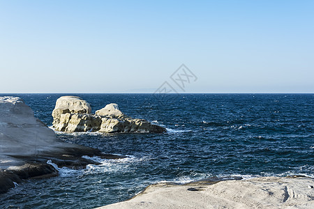 希腊米洛斯岛Sarakiniko海滩风景蓝色旅游海景波浪地质学岩石石头吸引力矿物旅行图片
