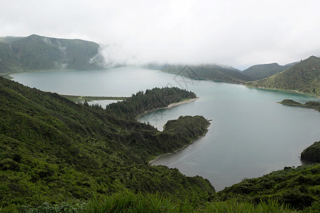 葡萄牙圣米格尔草地山脉旅行灌木丛火山树木地质池塘森林群岛图片