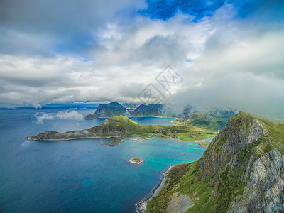 空中Lofoten悬崖山脉山峰风景图片