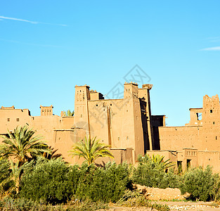 城市云在摩洛哥的非洲 古老的连接和历史村落城堡文化废墟国家堡垒建筑王国植物沙漠风景背景