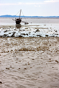 蓝色环礁湖中的河川沿海岸线图片