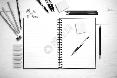 带有办公室用品的注纸黑白色颜色风格Name补给品铅笔贴纸空白夹子笔记笔记本白色软垫学习图片