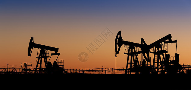 海上油田油田上的油泵化石油井平台千斤顶工业钻机石油矿业钻孔机械背景