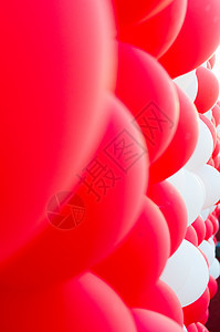 收集红气球和白气球背景图片