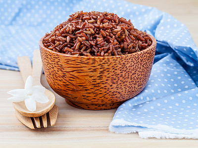 蒸发整个谷物 传统泰河水稻 为了健康 最好的大米活力粮食食物木头美食小麦勺子种子厨房课程图片