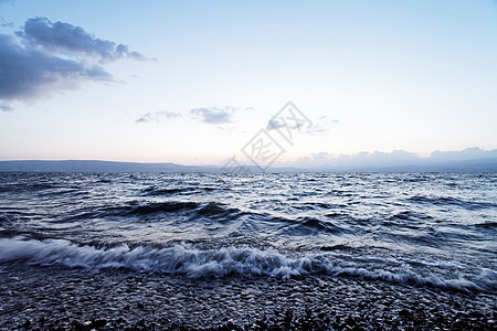 暗水戏剧性蓝色云景海浪海滩环境天气力量风暴灾难图片素材