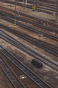 交叉铁路的空中顶端视图路口船运车场交通工业旅行火车基础设施运输车站图片