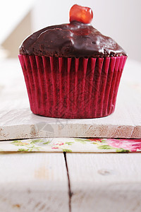 樱桃杯蛋糕杯子水果小吃甜点蛋糕红色背景图片