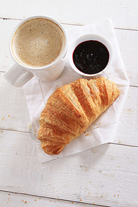 羊角面包和咖啡烘烤早餐美食食物糕点图片