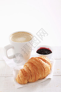 羊角面包和咖啡烘烤美食糕点早餐食物图片