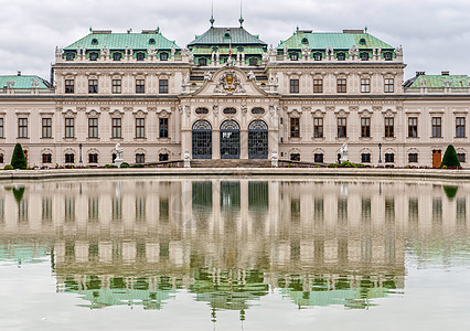 奥地利维也纳 云天的贝尔韦迪雷宫图片