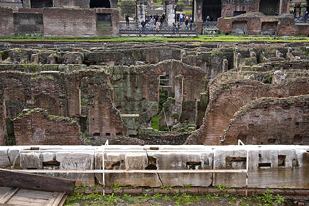 在罗马的巨大古学纪念碑文化角斗士历史性旅行天空废墟石头旅游图片