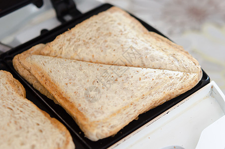 土烤面包白色小吃棕色食物脆皮早餐图片