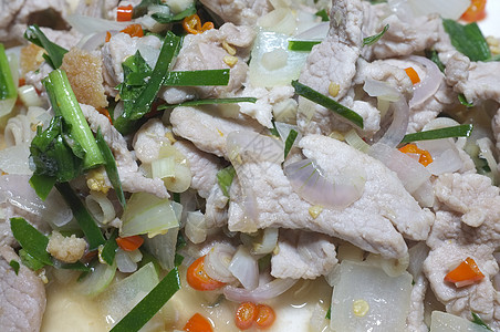 香辣沙拉加猪肉 泰国菜热带烹饪小吃饮食香料辣椒美食午餐蔬菜油炸图片