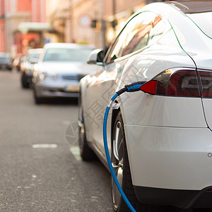 充电站的电动车绿色环境电源驾驶能源收费力量交通插座马达图片