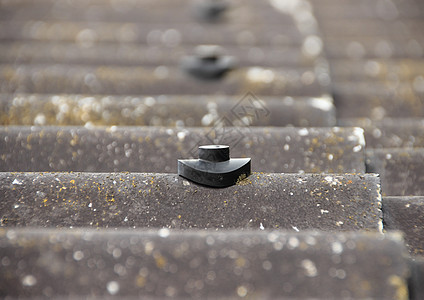 石棉屋顶上的防螺丝保护板图片