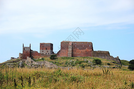 Hammershus城堡废墟的景观图片