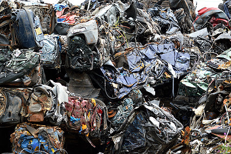 废铁金属车身回收废金属车辆工业废料场垃圾场汽车废料图片