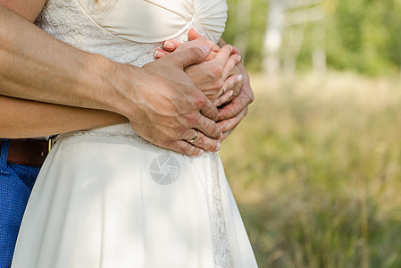 结婚戒指女性裙子白色家庭手指金子婚礼仪式珠宝新娘图片