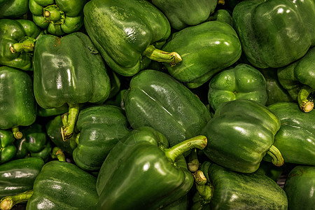 绿辣椒蔬菜杂货旅行生产自然光食物市场胡椒图片