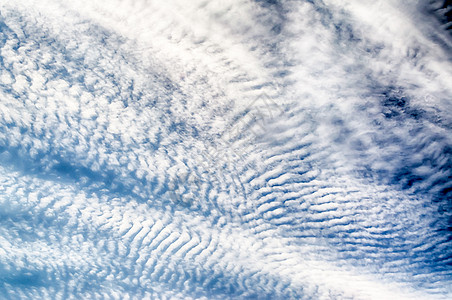 一品天作蓝天条纹云纹理可用作背景墙纸晴天气氛阳光云雾天气天空天蓝色蓝色云景背景