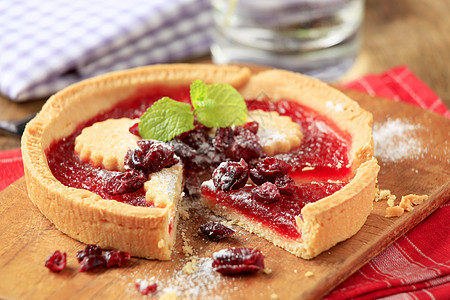 Jelly 油罐馅饼地壳覆盆子蛋糕砧板糕点水果红色甜点食物图片