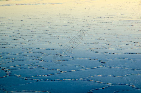 新冰冻的冰层图片