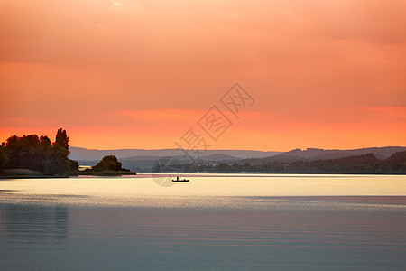 德国里希讷乌附近康斯坦斯湖(博登西)日落图片