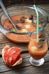 木制本底热带柑橘树水果鲜果汁热带玻璃柠檬橙子黄色食物饮料图片