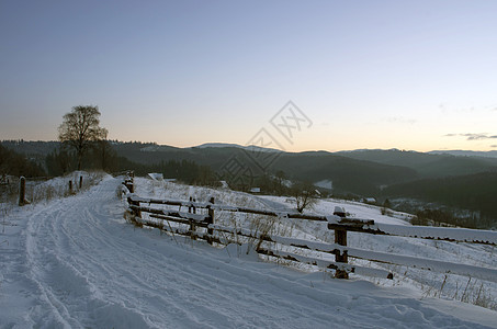 美国喀尔巴阡山的日出 纽约州喀尔巴阡山村庄降雪天气天空爬坡旅行房子小木屋假期环境图片