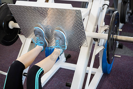 适合做腿锻炼的妇女护理闲暇运动服女性身体活动健身室训练俱乐部健身房图片