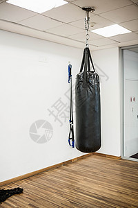 打拳袋火车活动竞技工具健身室机器重量俱乐部中心设施图片
