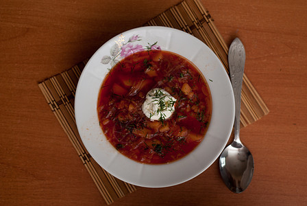 俄罗斯国民菜是红火锅盘子厨房美食香料面包烹饪奶油食物红色国家图片
