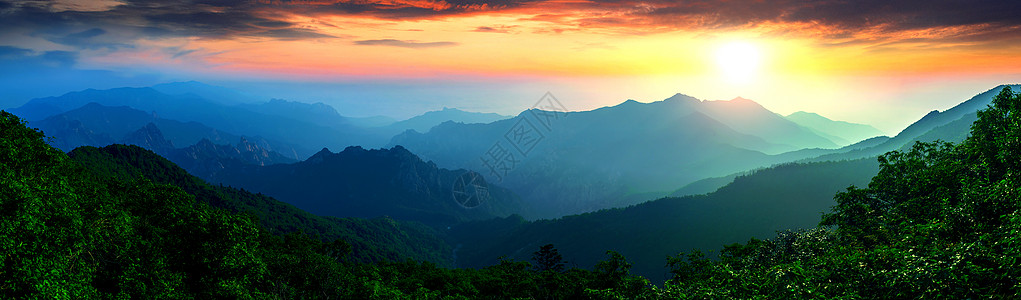 韩国景色Seoraksan国家公园 南朝鲜最好的山峰悬崖异国情调旅行晴天石头全景地标天气松树背景