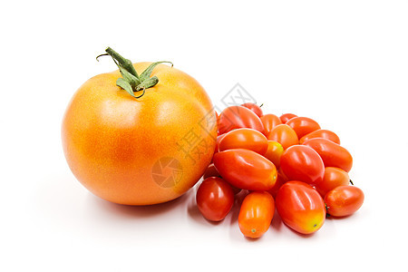 白后脑中孤立的红番茄和樱桃西红柿沙拉宏观白色红色生产食物营养水果蔬菜饮食图片