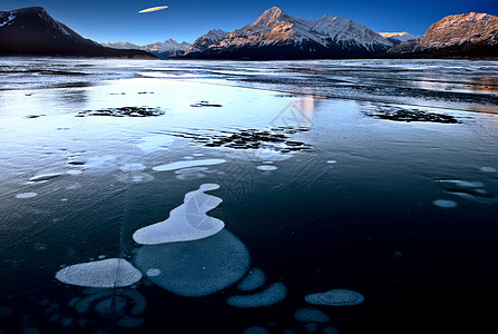 亚伯拉罕湖温冬风景日出吸引力甲烷场景气泡图片