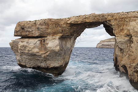 地中海的窗口Azture岛在马耳他风风条件下岩石吸引力天蓝色地标蓝色沿海悬崖窗户场景旅行图片