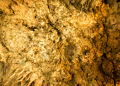 陀螺洞洞中的静脉冒险入口大厅侵蚀小路旅行灯泡洞穴石灰石石头图片
