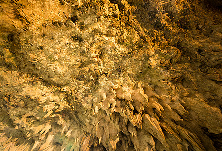 洞穴中的定线空腔碳酸盐石头岩石冒险钟乳石入口天花板探险家石灰石图片