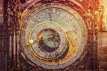 布拉格旧城广场的天文钟阳光地标旅行建筑学古董天文学时钟观光风格旅游图片