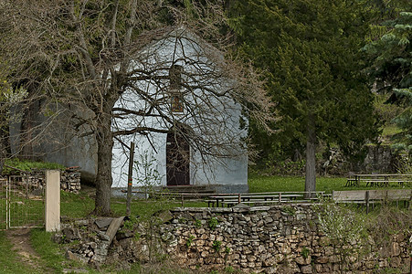展望布霍沃镇的古老修道院 圣阿汉赫尔·米海尔图片