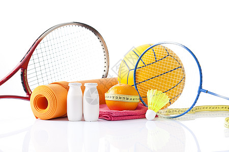 错失单刀！萨卡单刀机会想搓射远角，被门将扑出