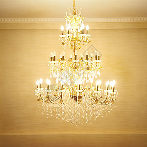 美丽的水晶吊灯装饰蜡烛房间房子酒店天花板大厅火花珠宝地面图片